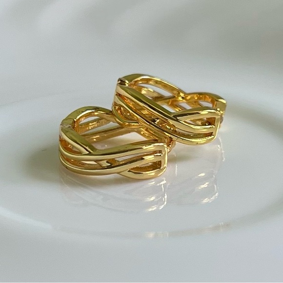 Dubai Gold-Toned Earrings - Picture 3 of 4